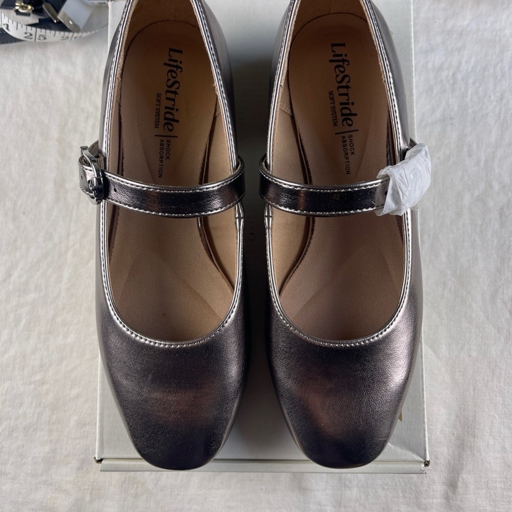 LifeStride Pewter Metallic Mary Jane Flats Buckle Accent Shock Absorption US 6M